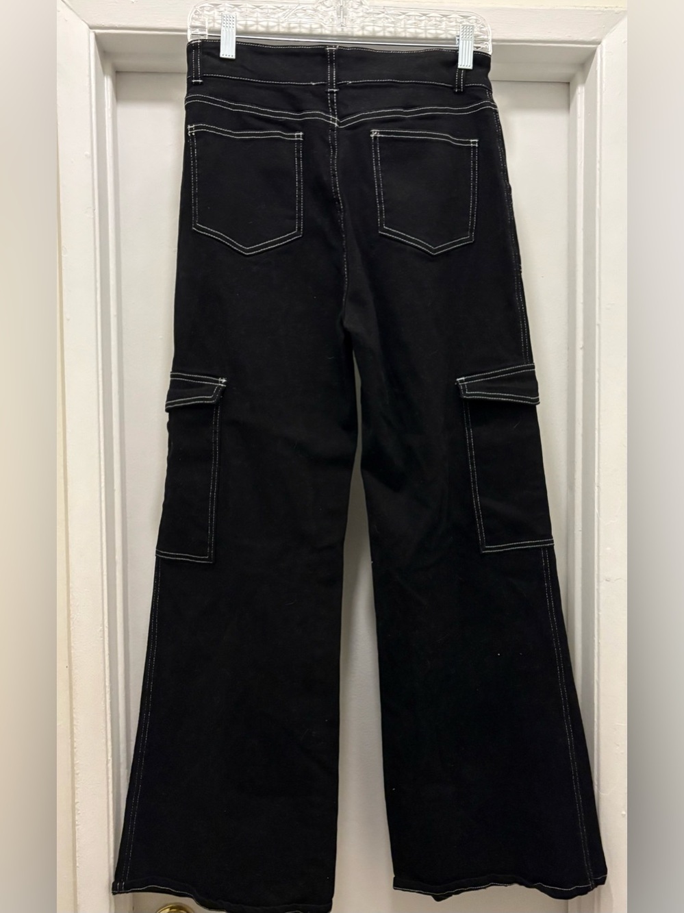 Altar'd State Black Wide-Leg Cargo Pants with White Contrast Stitching Large - Picture 3 of 9